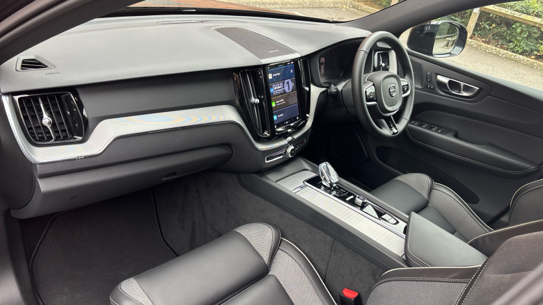 Volvo XC60 2.0 B5P Plus Black Edition 5dr AWD Geartronic Petrol Estate